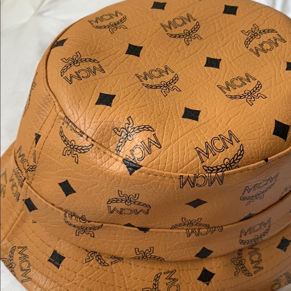 Mcm bucket hat